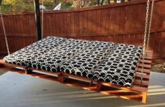 Máte doma staré palety, nebo pneumatiku? Zahradní vychytávka, jak si vytvořit například zahradní houpačku