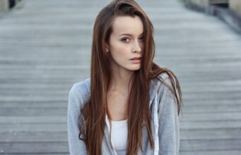 Trendy v líčení na jaře: Co letos bude in