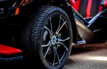 – Historie a vývoj automobilů od prvního vozu až po dnešek