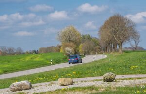 – Historie automobilů: od prvních vozidel po moderní technologii