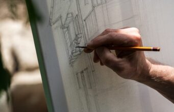 Kreativita ve vědě a umění: Jak se vzájemně ovlivňují a inspirují