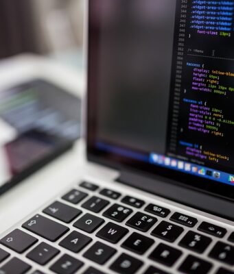 Technologický boom v průmyslu: jak se změní pracovní trh v následujících letech?