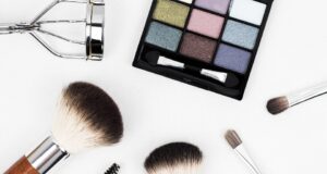 Krása bez bolesti: Nejlepší metody depilace a ošetření pleti