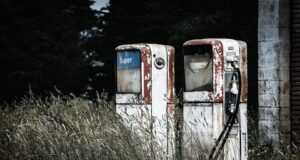 – Inovace v automobilovém průmyslu: Jak se vyvíjí technologie pro vozidla budoucnosti