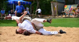 Techniky sebeobrany: Jak se naučit bránit v reálných situacích