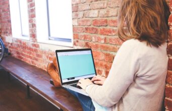 – Harnessing the Power of Technology: How to Stay Ahead in a Digital World