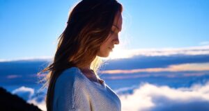 Umění sebevzdělání: Jaké jsou trendy v oblasti krásy