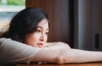 Myslete pozitivně, vypadat krásně: Jak mentální zdraví ovlivňuje vaši krásu